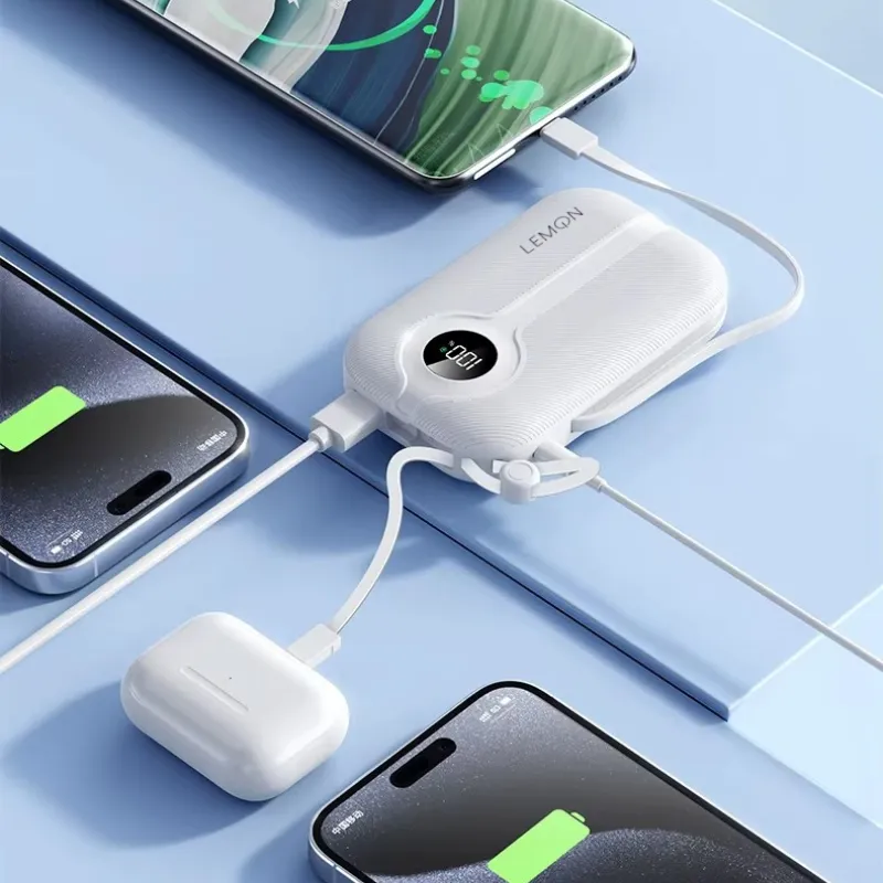 Powerbank Q8 z wbudowanymi kablami Lightning i USB-C